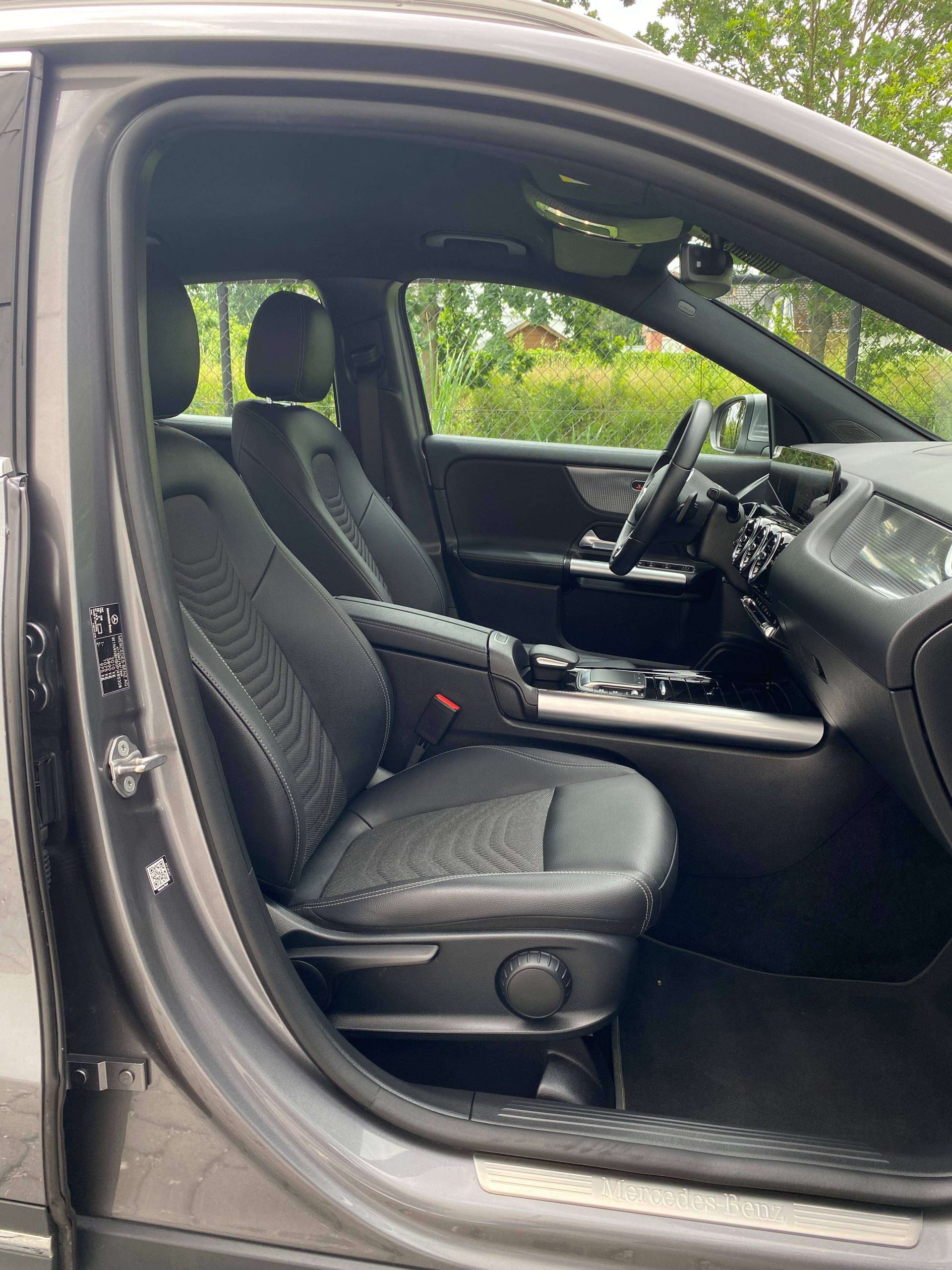 Mercedes-Benz GLA 200 7G LUXURY 18″/MBUX/Augm.RealityNavigatie/CC/Camera/Draadloosladen/A&ACarplay/trekhaak