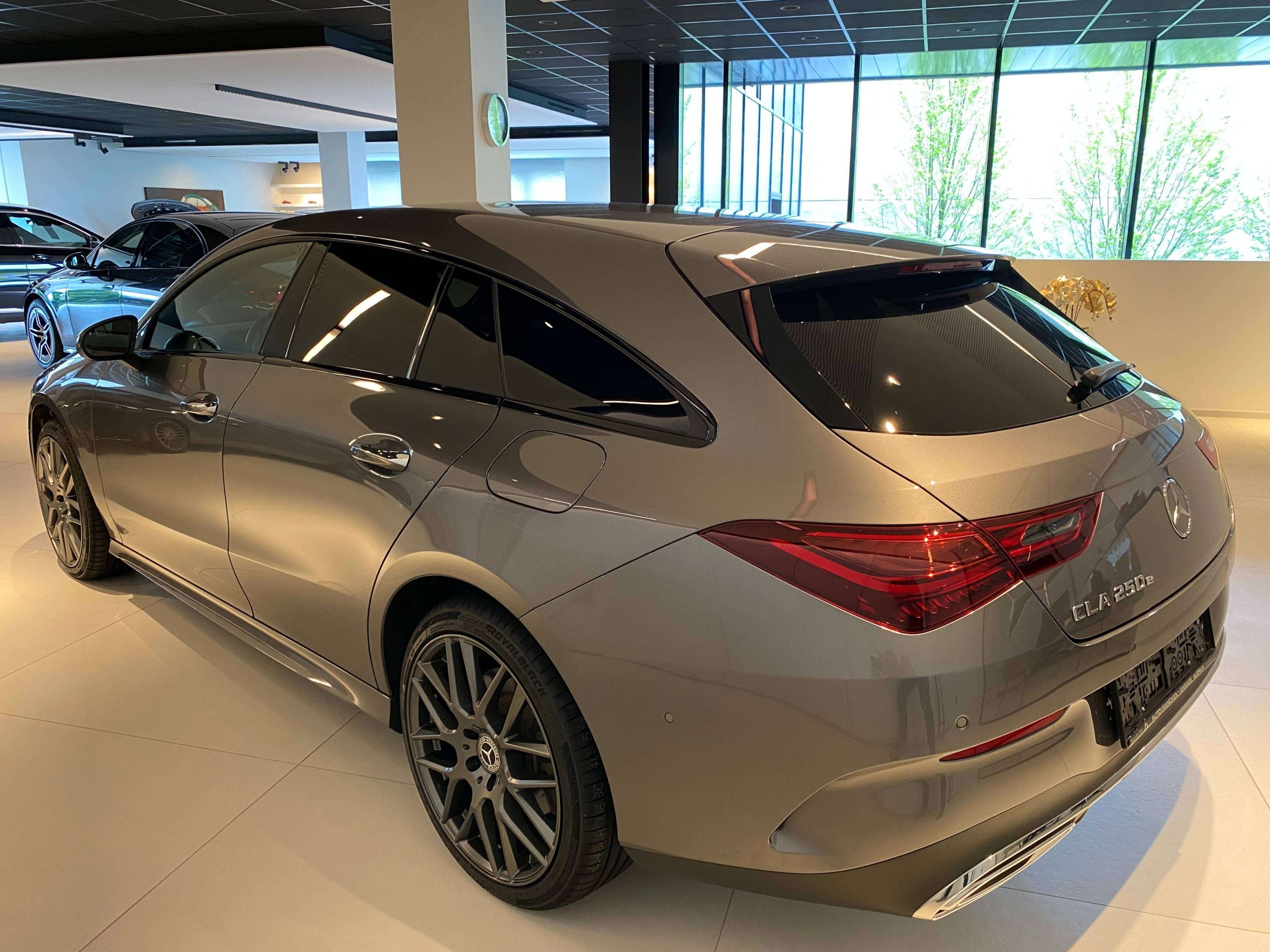 Mercedes-Benz CLA 250 e 8G Plug-in ShootingBreak AMG 19″/Dodehoek/Ambiente/KeyLess/Trekhaak