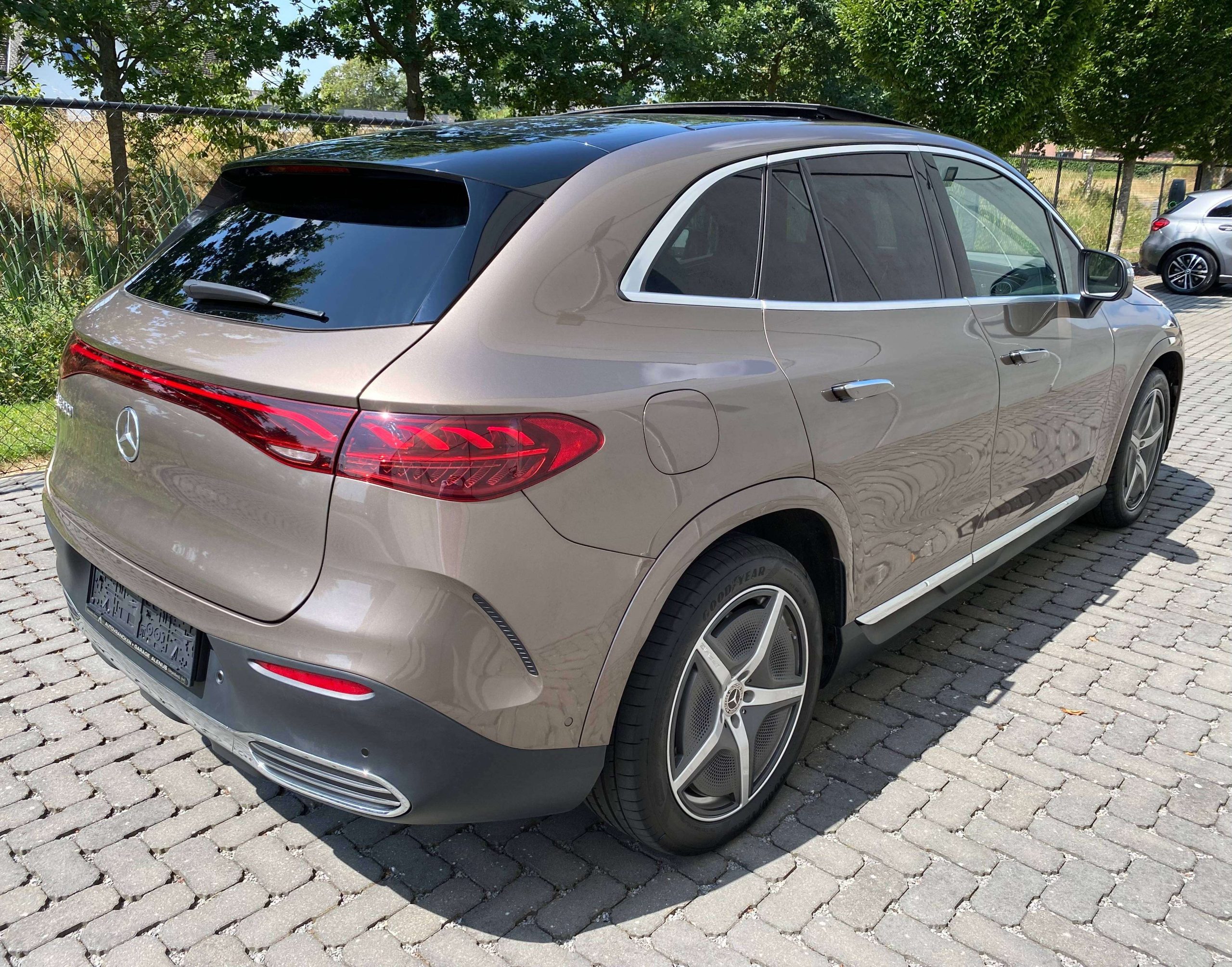 Mercedes-Benz EQE SUV AMG Line AchterasBesturing/Distronic/20″/PanoDak/360°/Burmester/KeyLess/Digital/Memory/Trekhaak