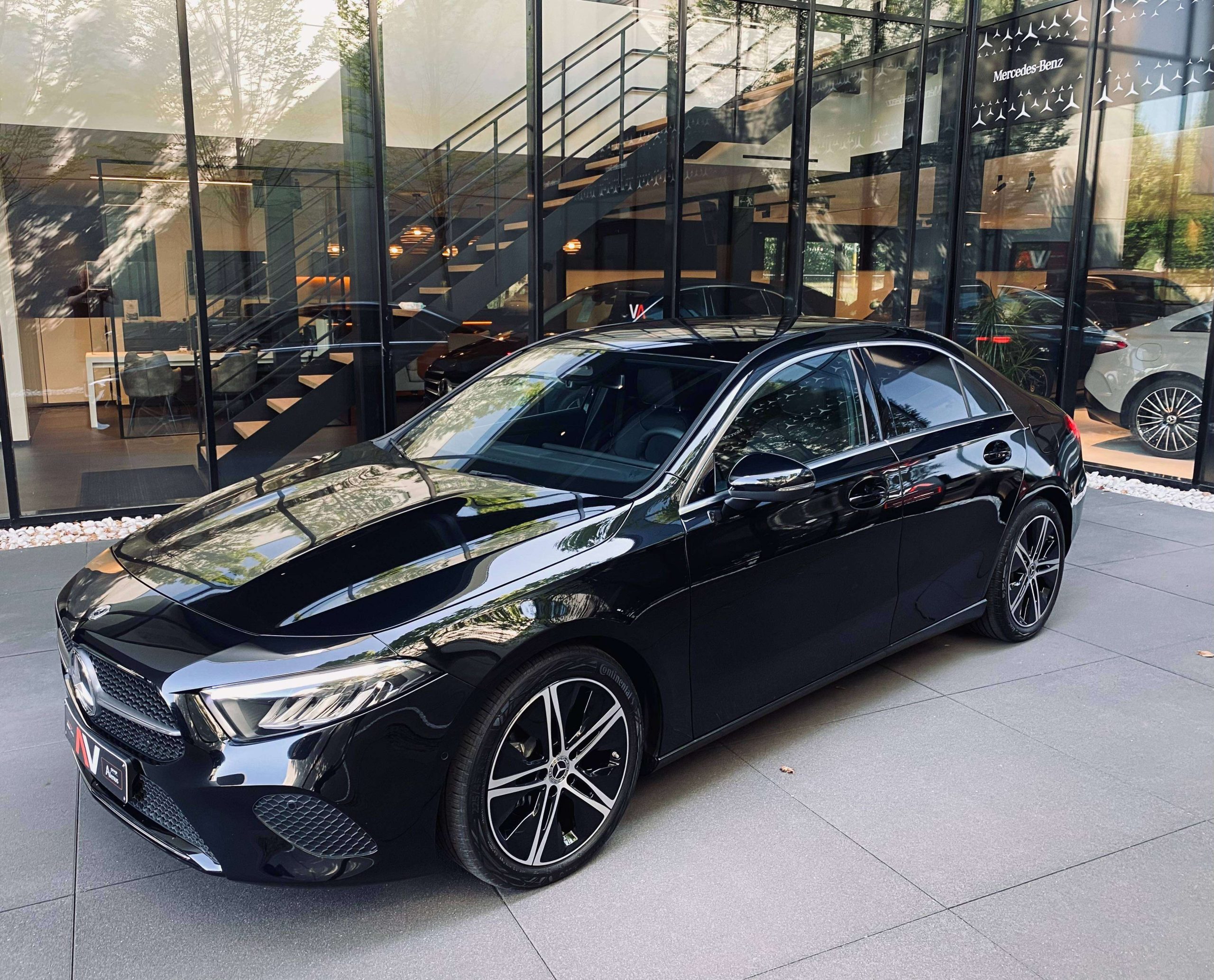 Mercedes-Benz A 180 7G Mild Hybr. LUXURY line *Distronic/18″/LEDER/MBUX/Camera/Trekhaak