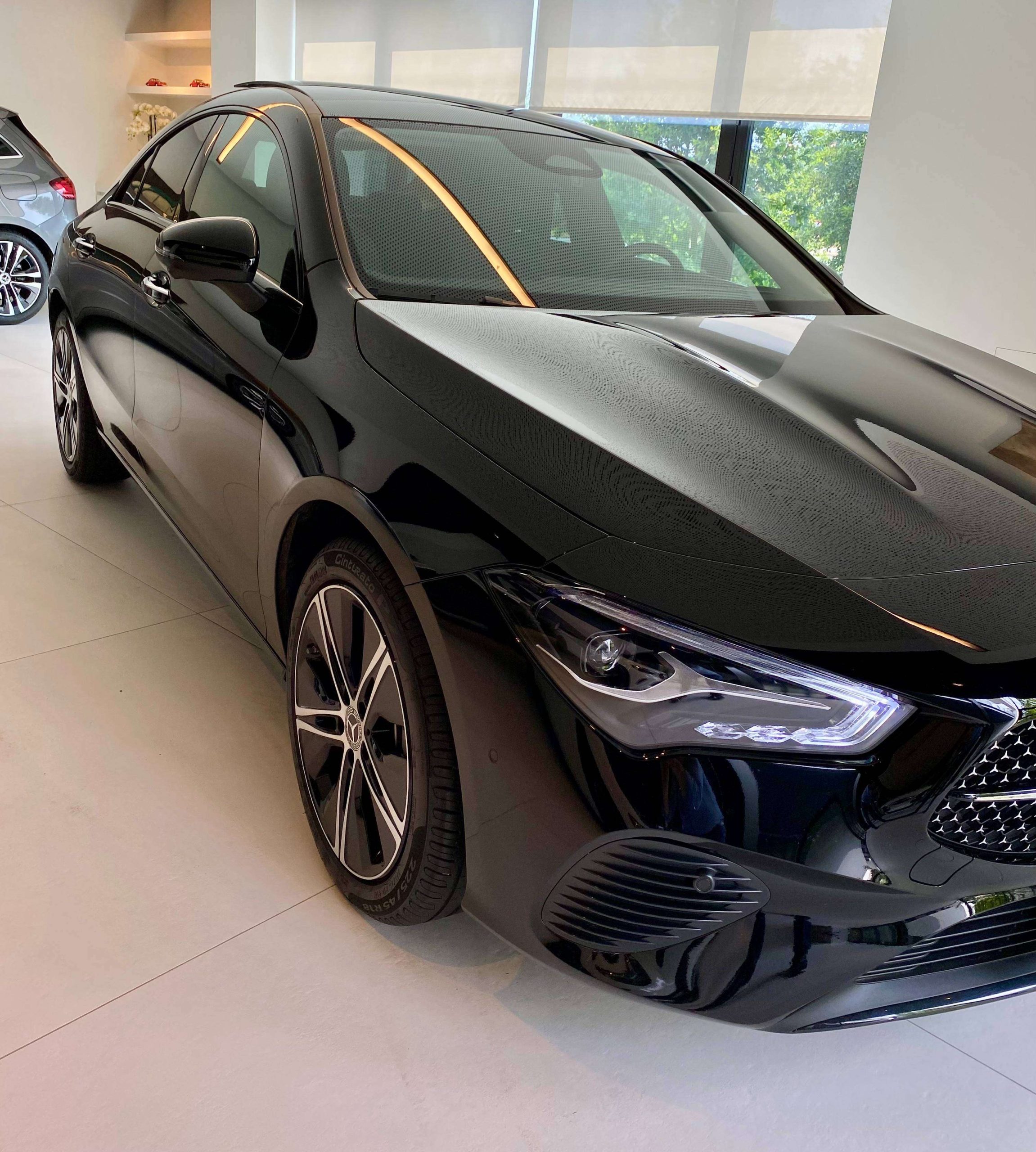 Mercedes-Benz CLA 180 7G Coupé Mild Hybr. LUXURY & NIGHT 18″/Distronic/360°/PanoDak/KeyLess/Ambiente/Trekhaak