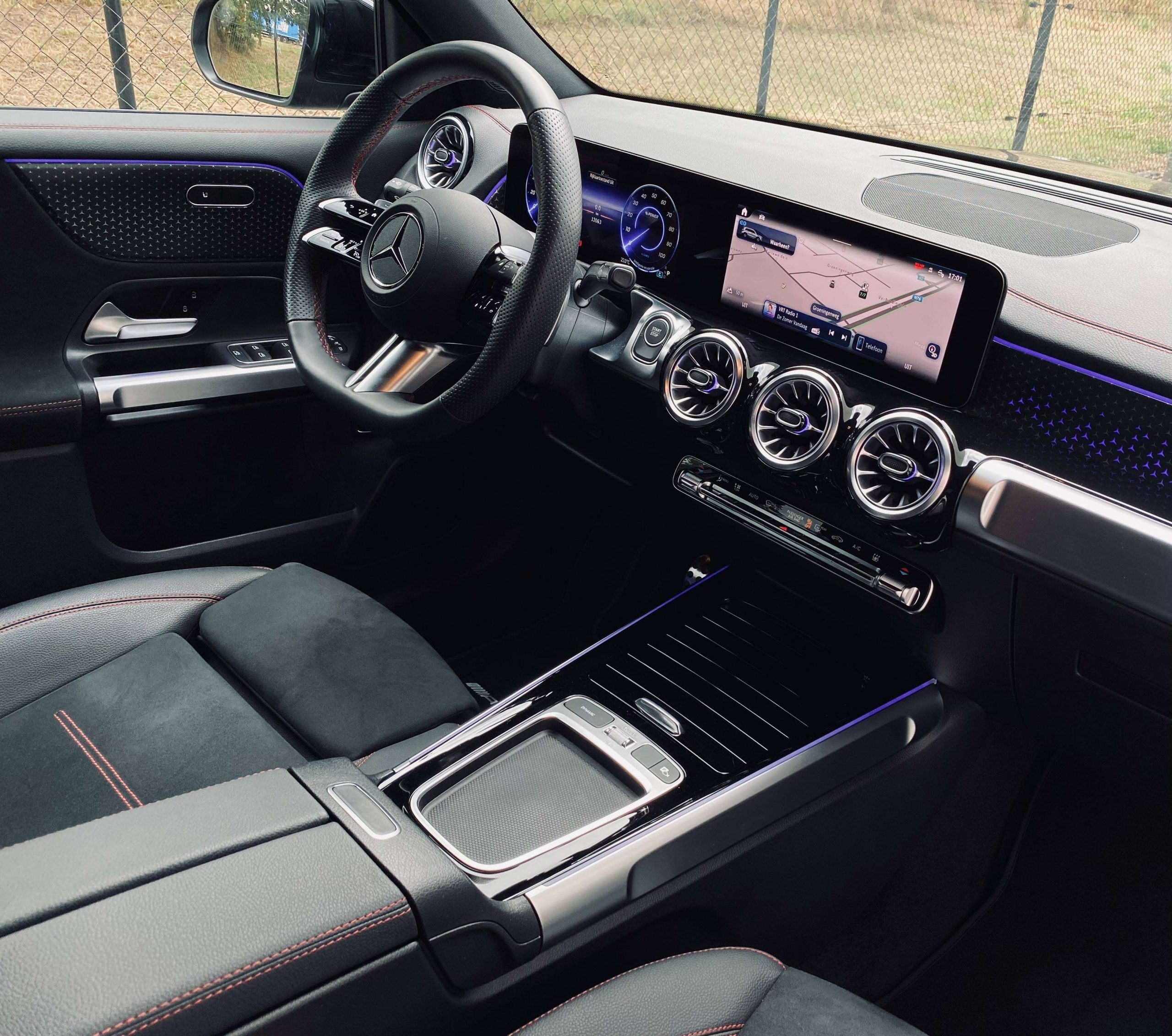 Mercedes-Benz EQB 250 + ExtendedRange AMG & NIGHT DistronicPlus/18″/Ambiente/Camera/AdvancedSound/El.Trekhaak
