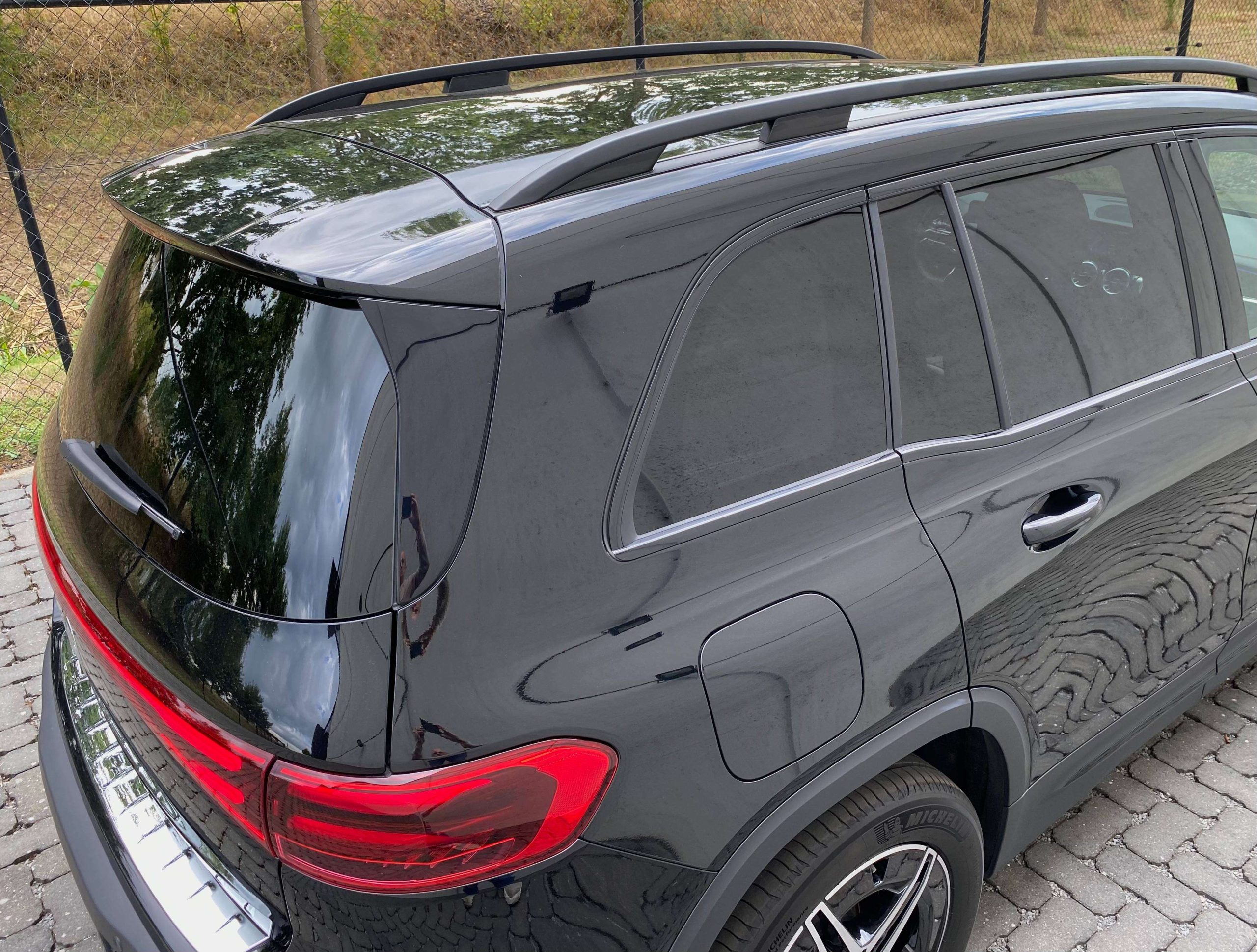 Mercedes-Benz EQB 250 + ExtendedRange AMG & NIGHT DistronicPlus/18″/Ambiente/Camera/AdvancedSound/El.Trekhaak