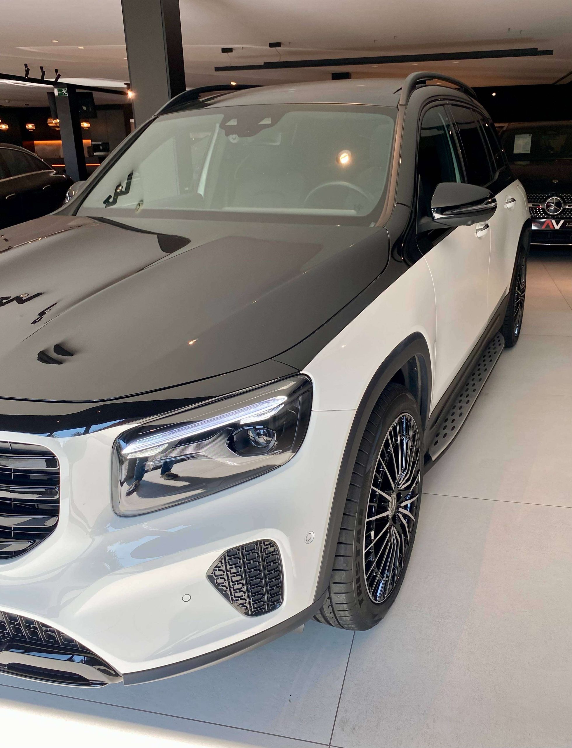 Mercedes-Benz GLB 250 8G Mild Hybr. 4M 2-Tone Edition Distronic+/Leder/360°/PanoDak/Keyless/MultiBeam/Trekhaak
