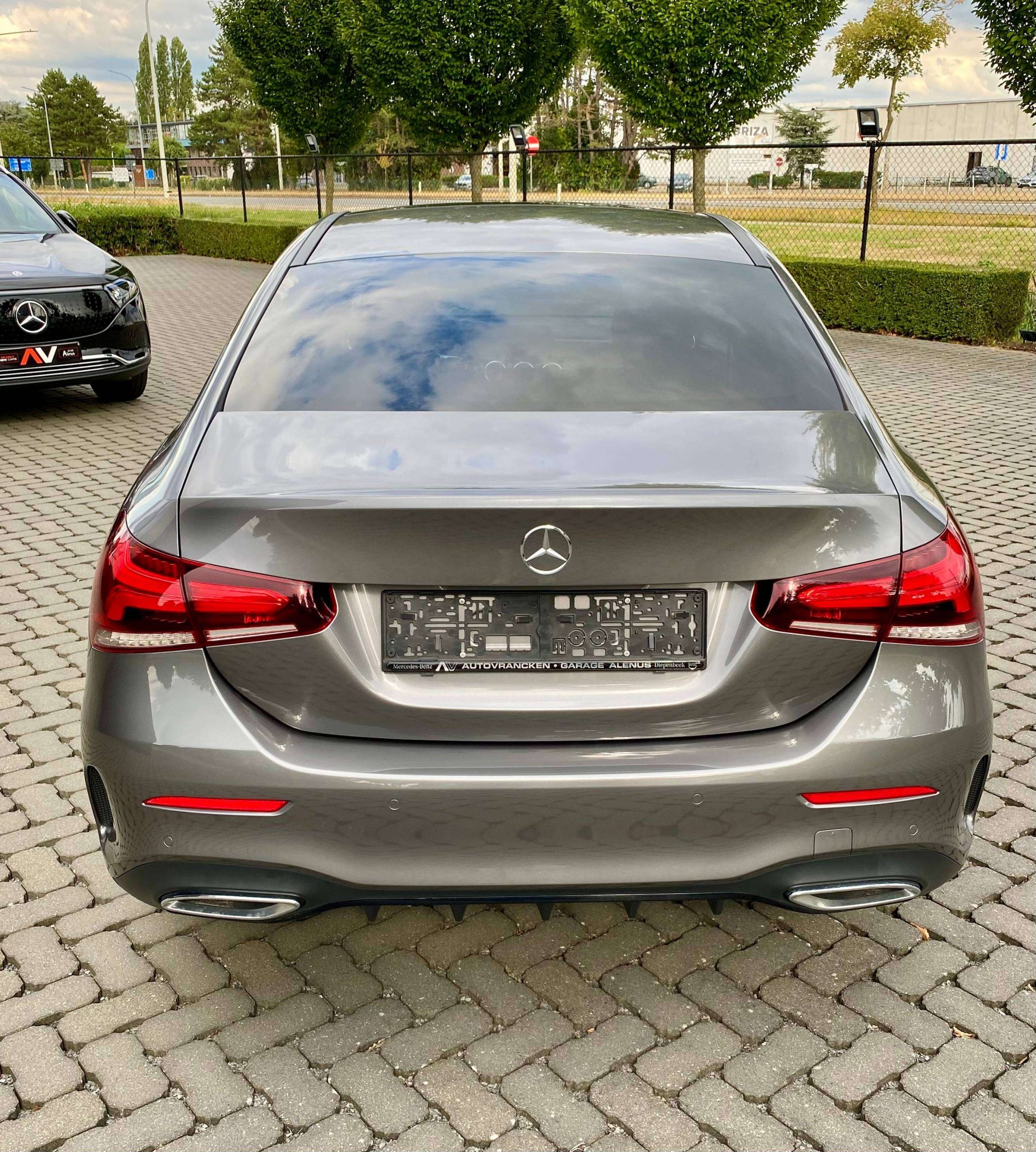 Mercedes-Benz A 180 AMG & NIGHT 19″/PanoDak/Augm.RealityNavi/Ambiente/CarPlay/DraadloosLadenGSM/PDC/…