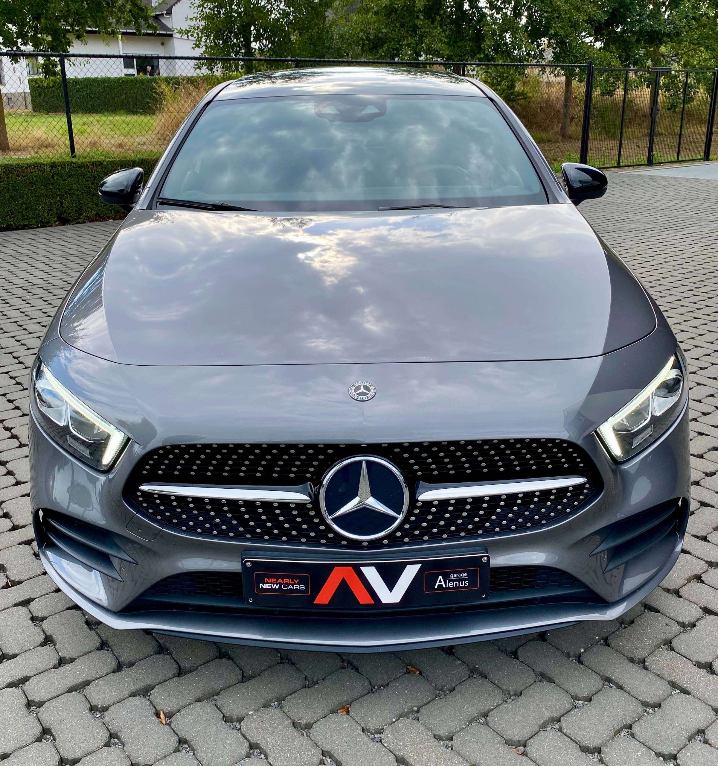 Mercedes-Benz A 180 AMG & NIGHT 19″/PanoDak/Augm.RealityNavi/Ambiente/CarPlay/DraadloosLadenGSM/PDC/…