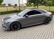 Mercedes-Benz A 180 AMG & NIGHT 19″/PanoDak/Augm.RealityNavi/Ambiente/CarPlay/DraadloosLadenGSM/PDC/…