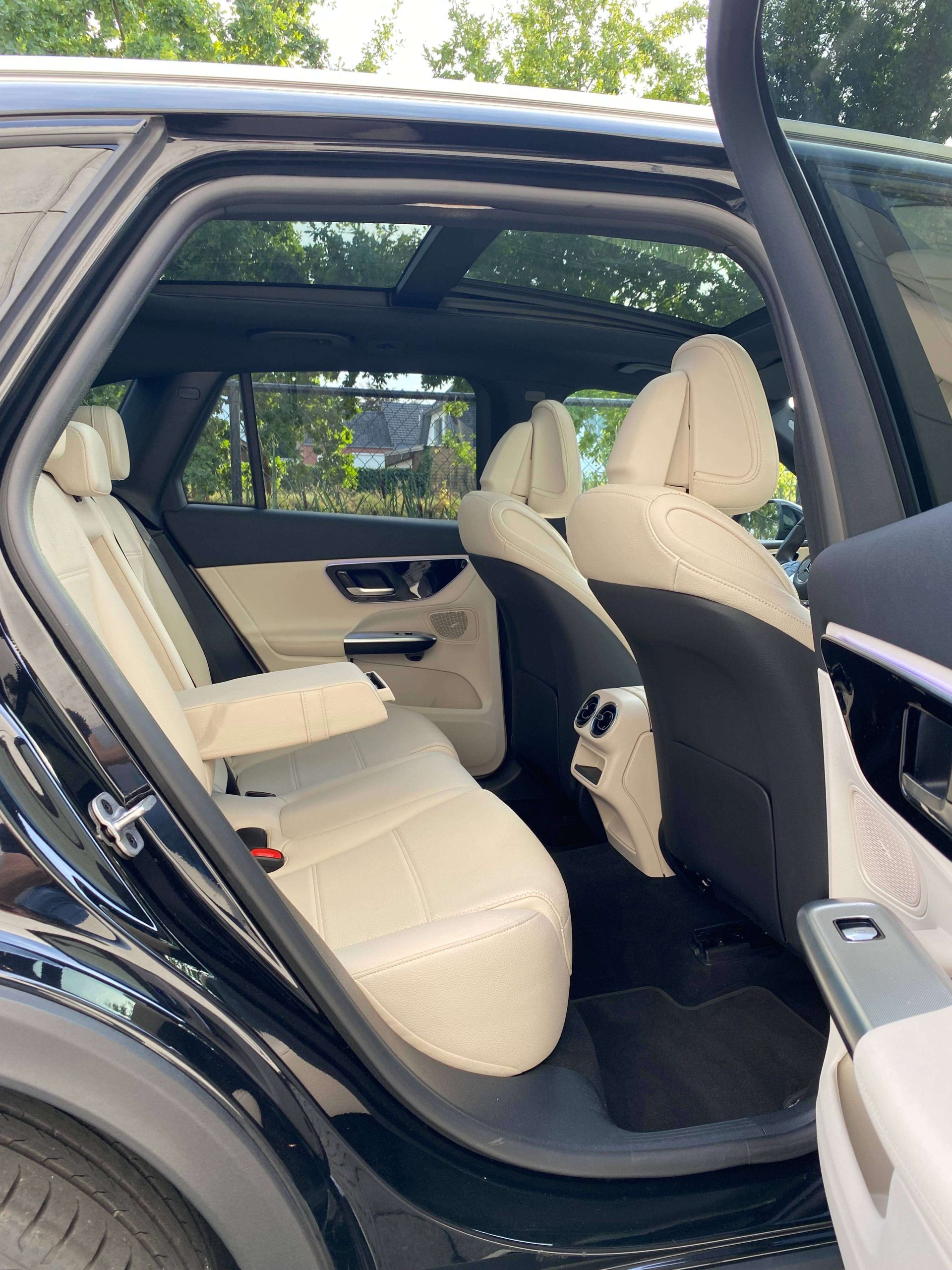 Mercedes-Benz GLC 300 e 9G LUXURY MacchiatoBeige/19″AMG/Distronic/360°/Luchtvering/PanoDak/Off-RoadPakket/El.Trekhaak