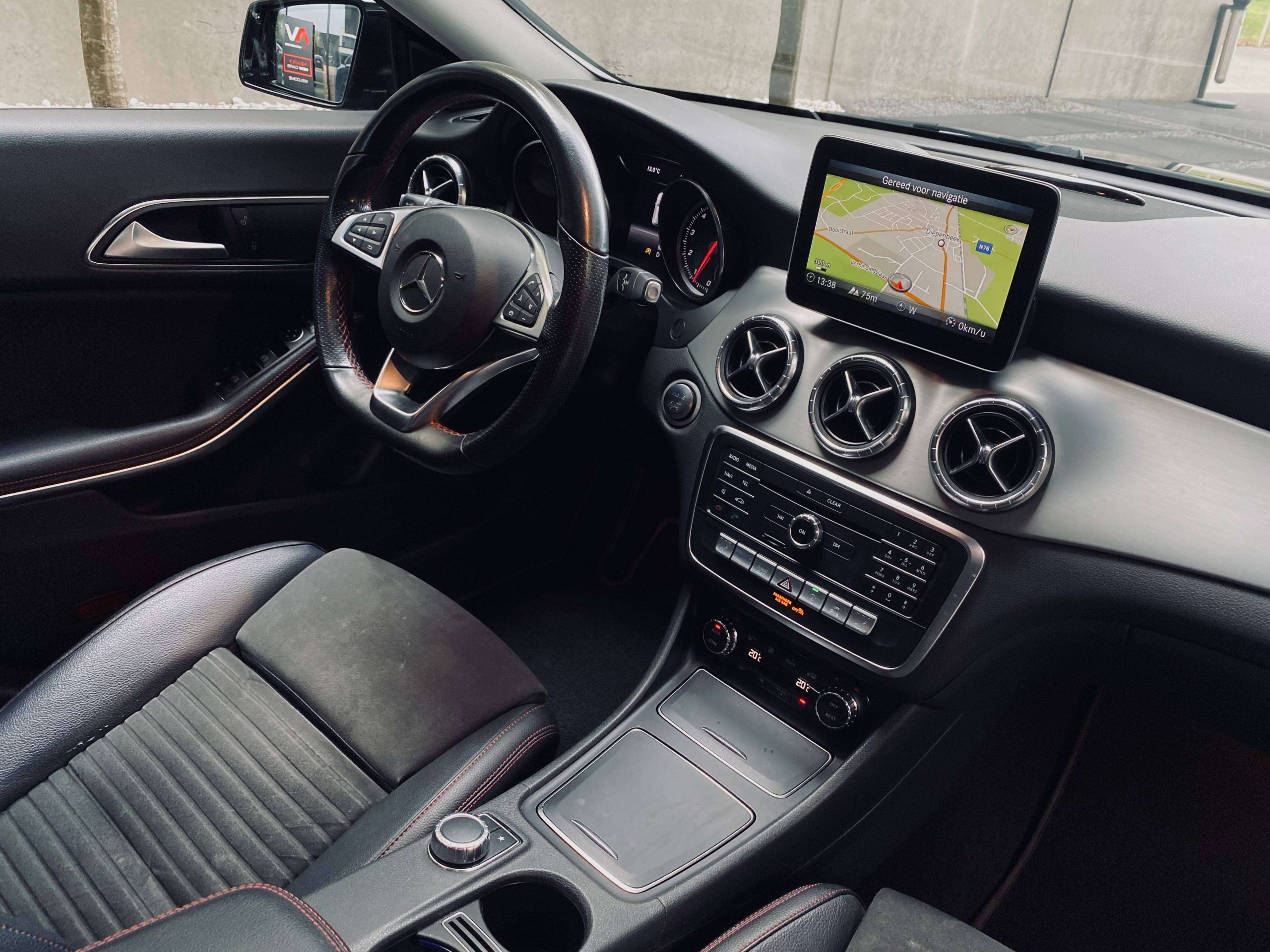 Mercedes-Benz CLA 180 a ShootingBreak AMG & NIGHT HP-LED/DigitalAirco/Ambiente/Camera