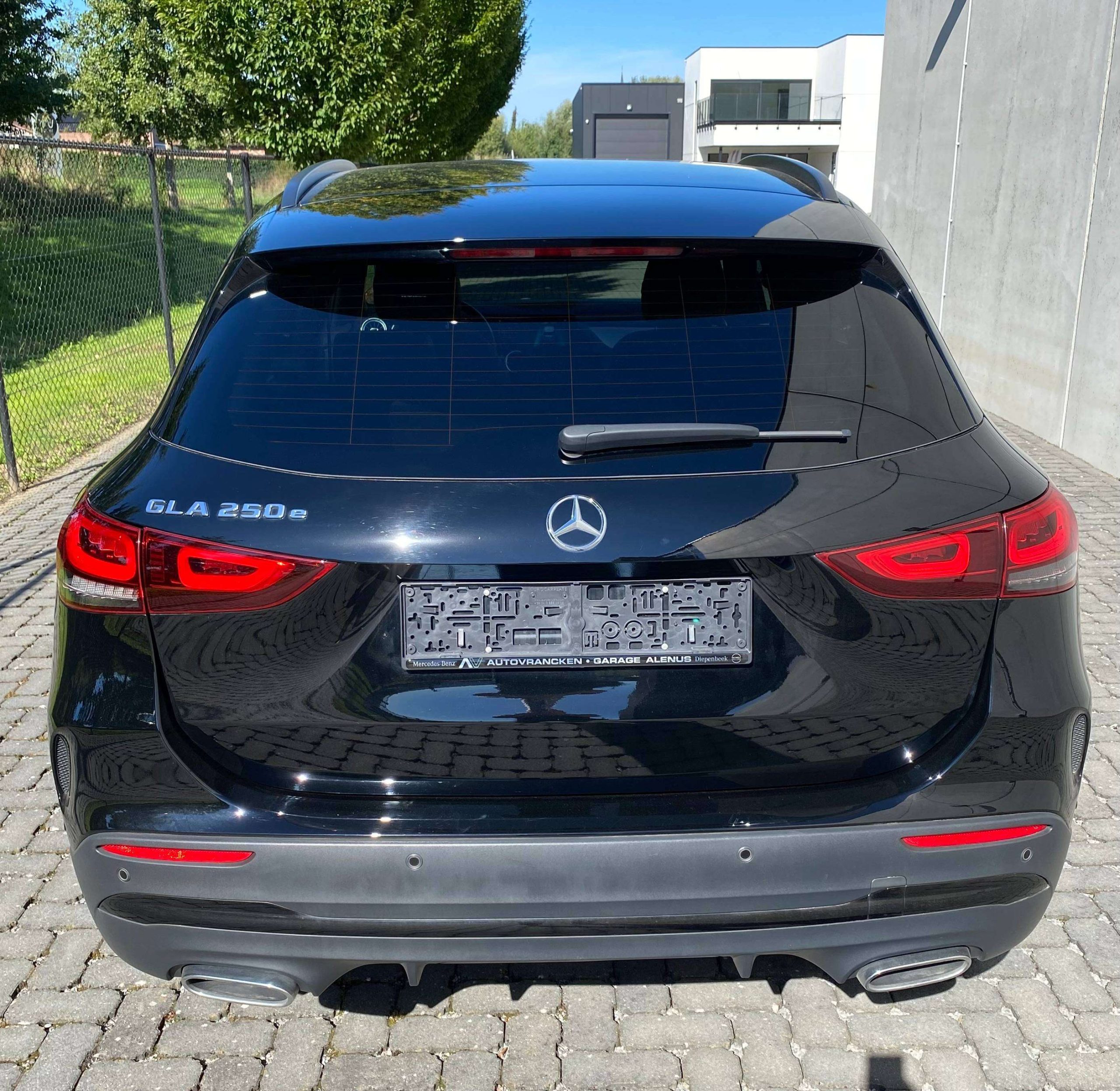 Mercedes-Benz GLA 250 e 8G Plug-in AMG & NIGHT 19″/Dodehoek/Ambiente/Camera/Trekhaak